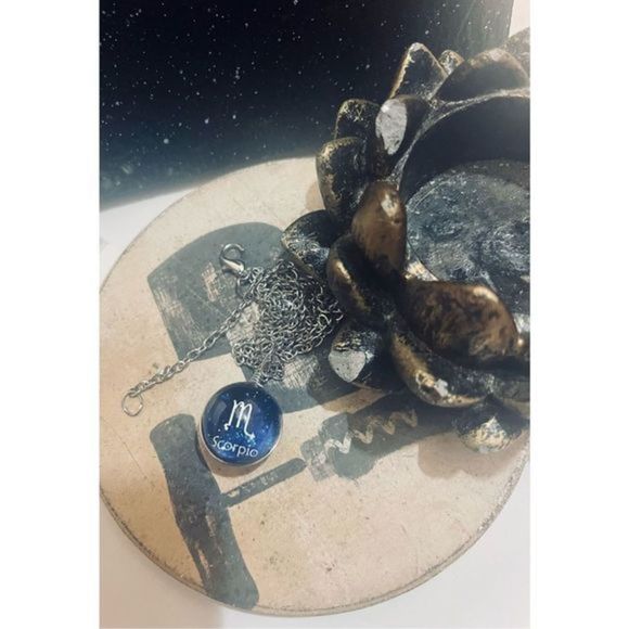 Scorpio BLUE GLOBE ZODIAC STAR SIGN HOROSCOPE NECKLACE - Picture 1 of 9